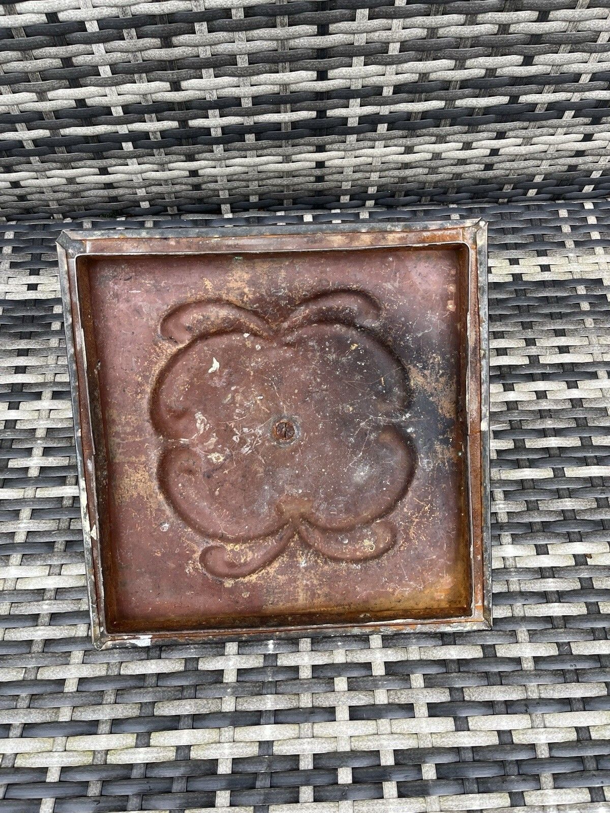photo vinterior Antique Art Nouveau Floral Brass Beaten Riveted Coal Box Scuttle Bucket Log Bin