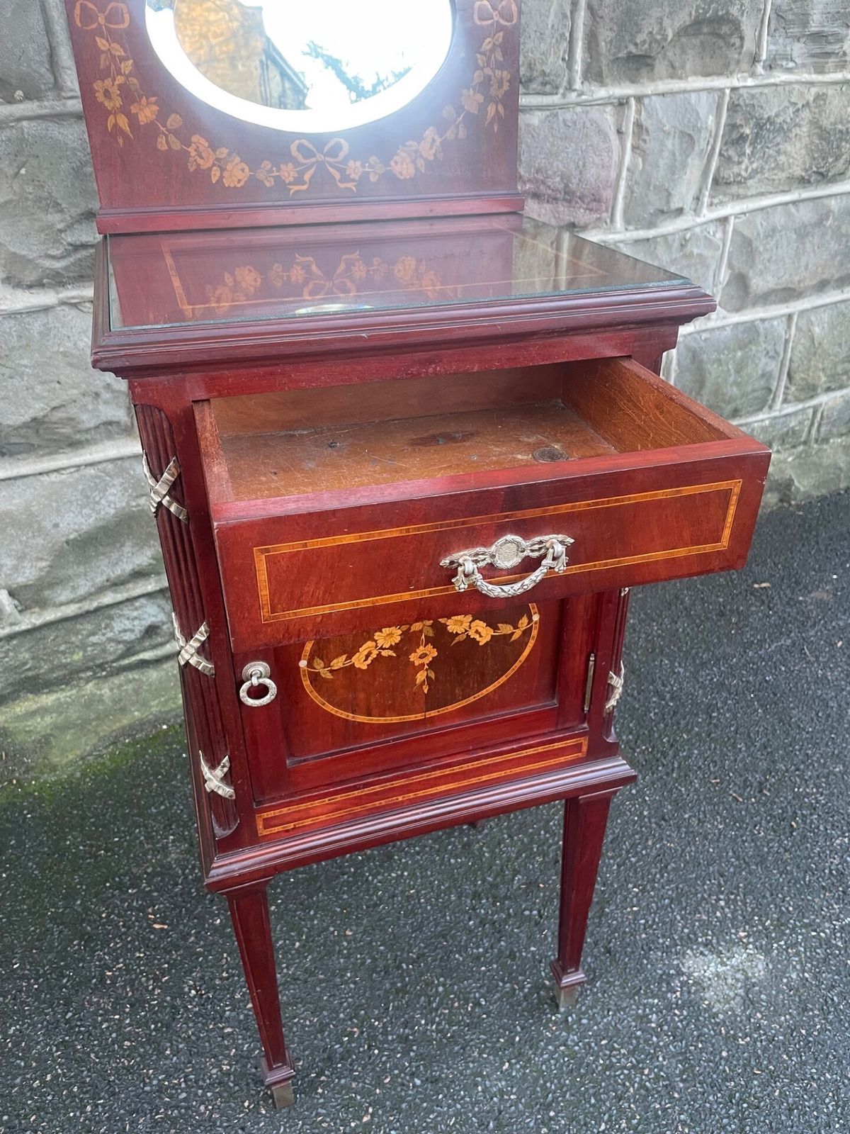 photo vinterior Edwardian Inlaid Mahogany Bedside Cabinet