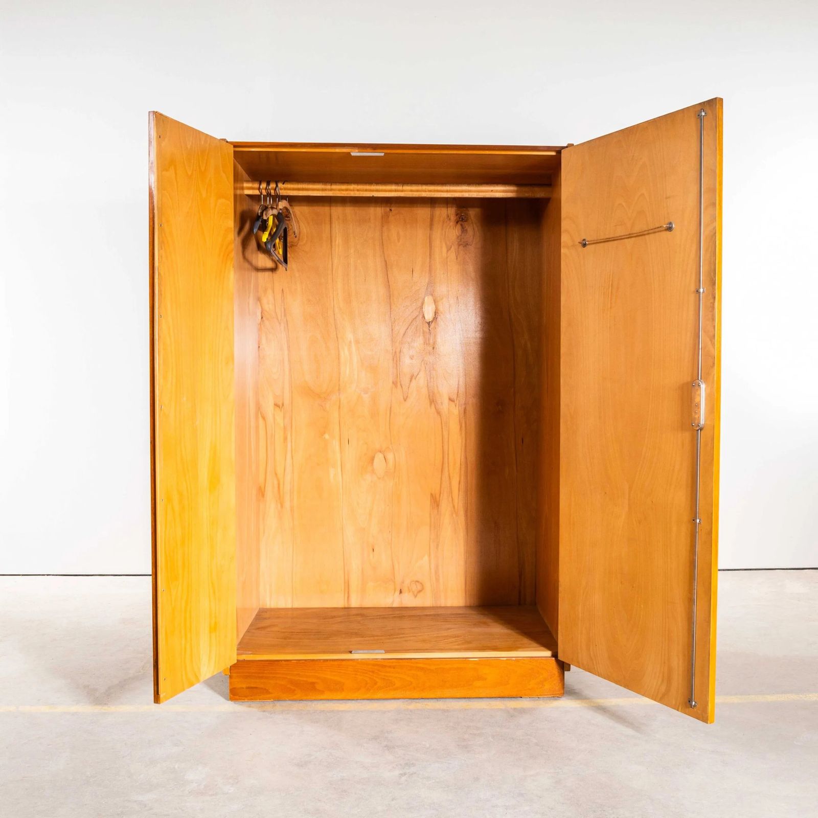 1950’s Large Clean Contemporary Sapele Wardrobe – Up Zavody photo furniture