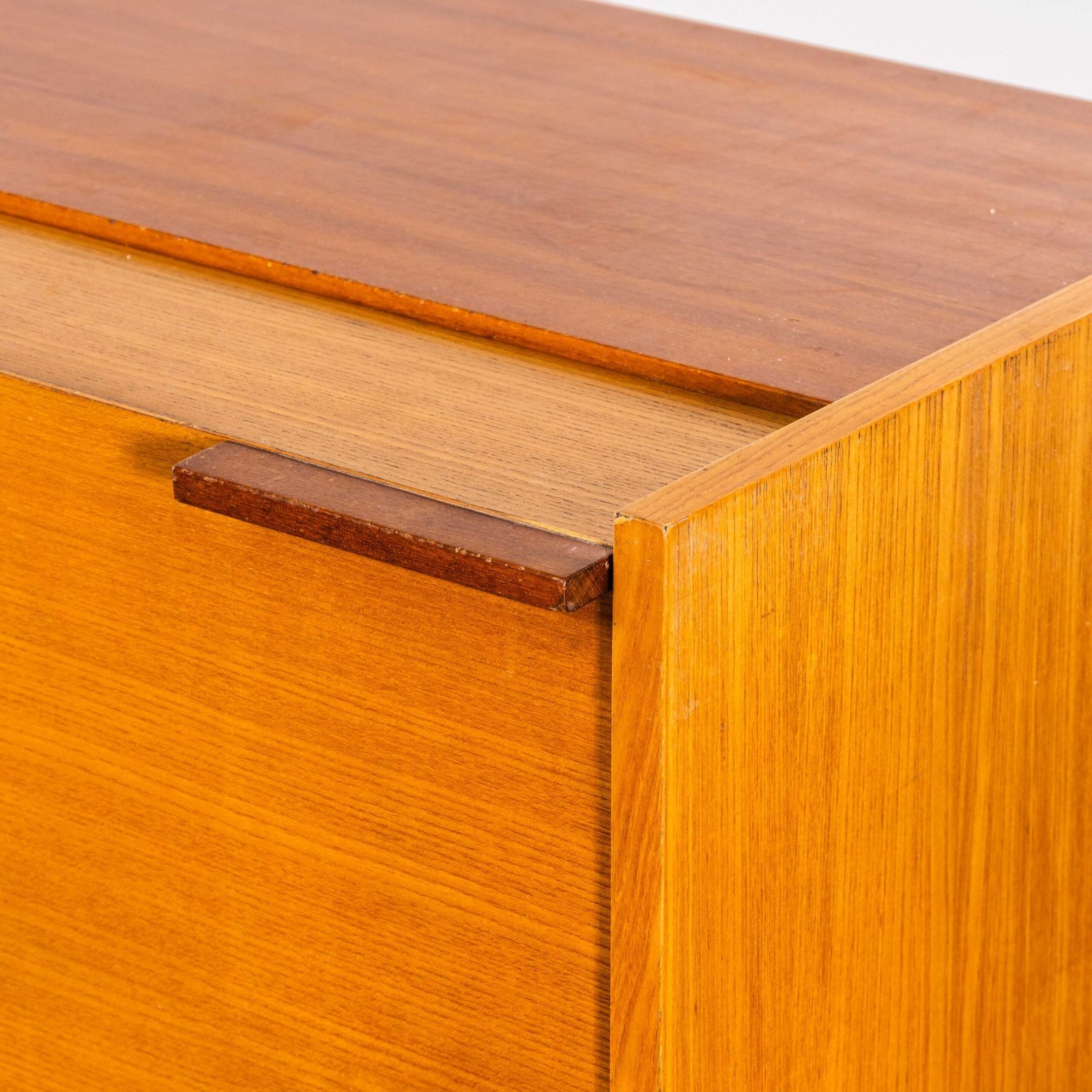 1950’s Original Birch Blanket Box – Small Cabinet By Tatra Pravenec photo vinterior