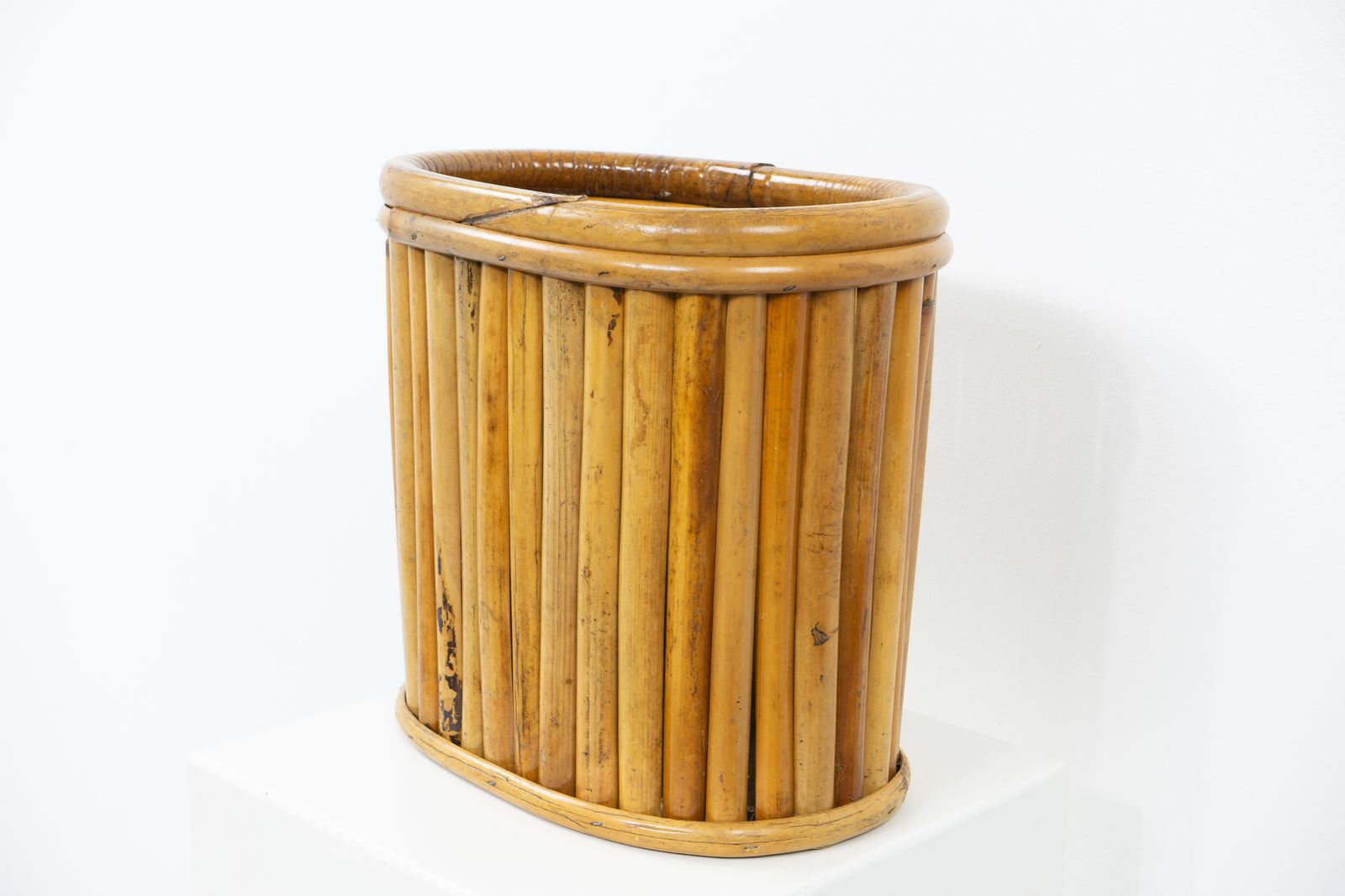 photo furniture Signed Gabriella Crespi, Rising Sun Series, Basket, Italy 1970s