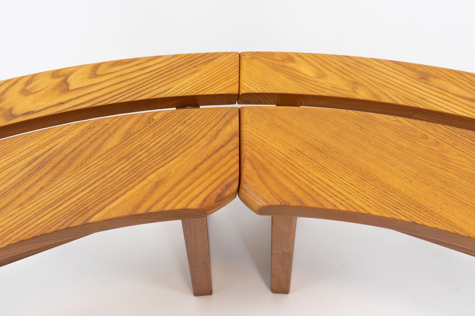 French Original Design Classic S38 Curved Benches In Elm From Pierre Chapo, 1980s, Set Of 2 photo vinterior