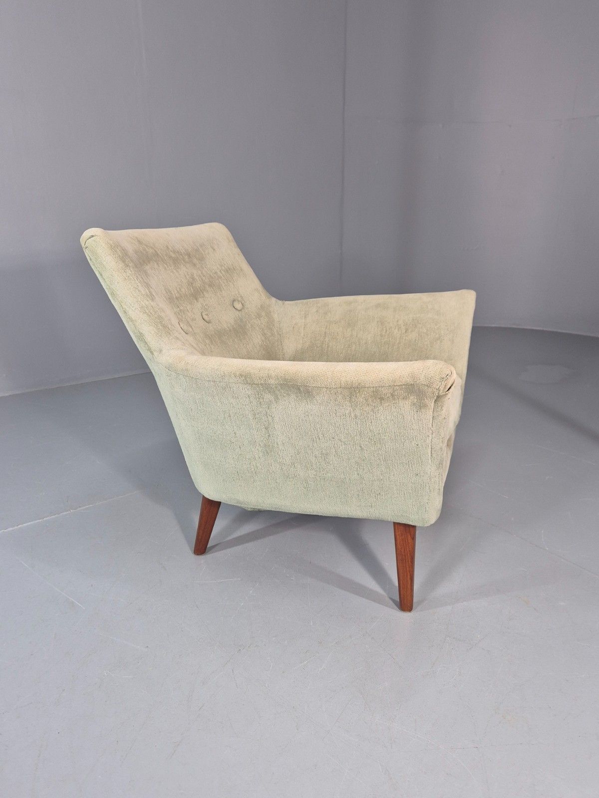 photo furniture Mid Century Scandinavian Lounge Chair 1960s Retro Green  Eb11090 Mnor