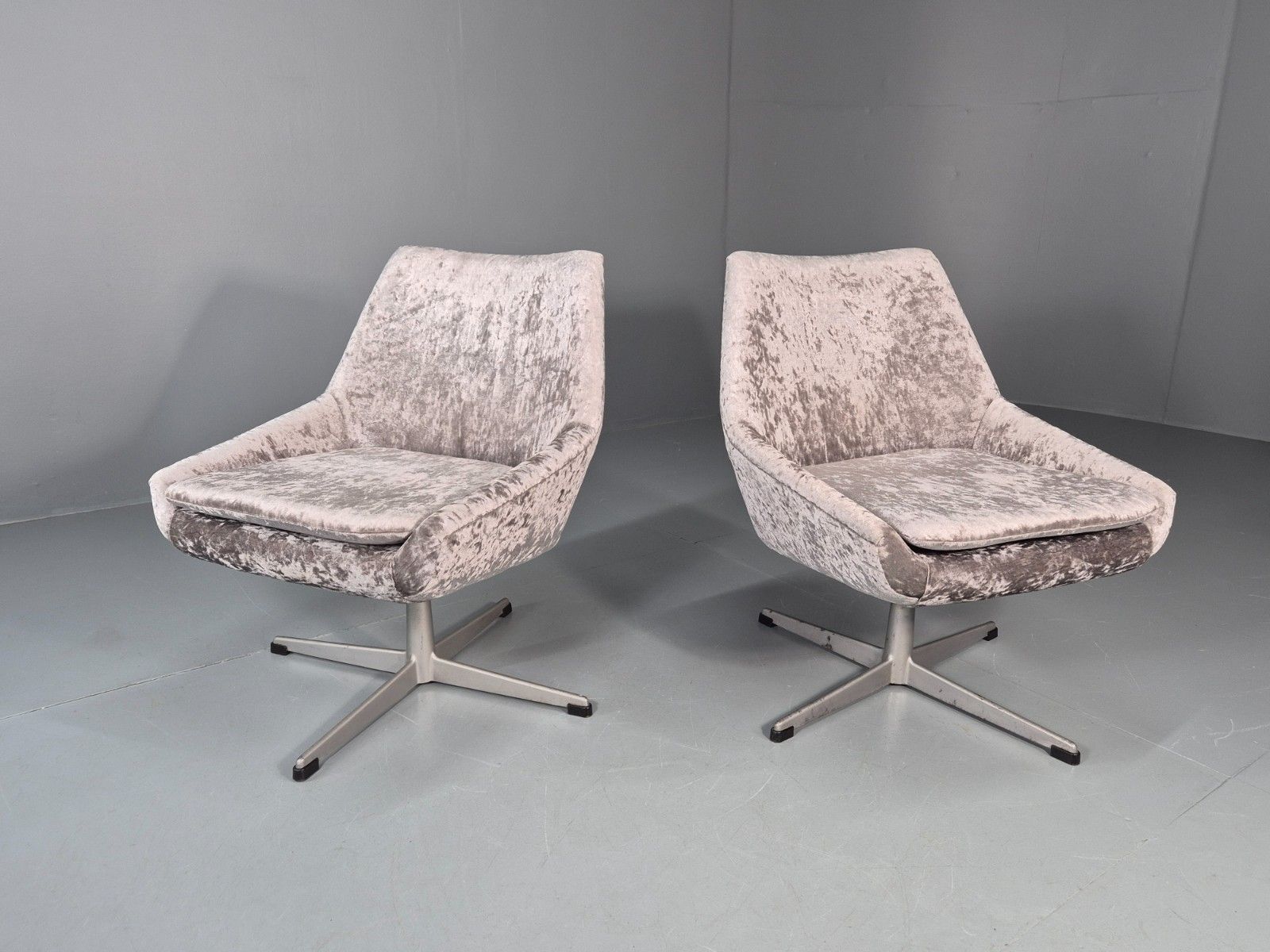 2 Swedish Swivel Chairs 1960s Retro Silver Blue Velvet Upholstery  Eb10723 Mnor