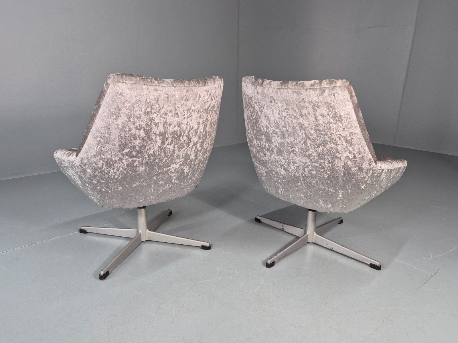 2 Swedish Swivel Chairs 1960s Retro Silver Blue Velvet Upholstery  Eb10723 Mnor photo Furniture