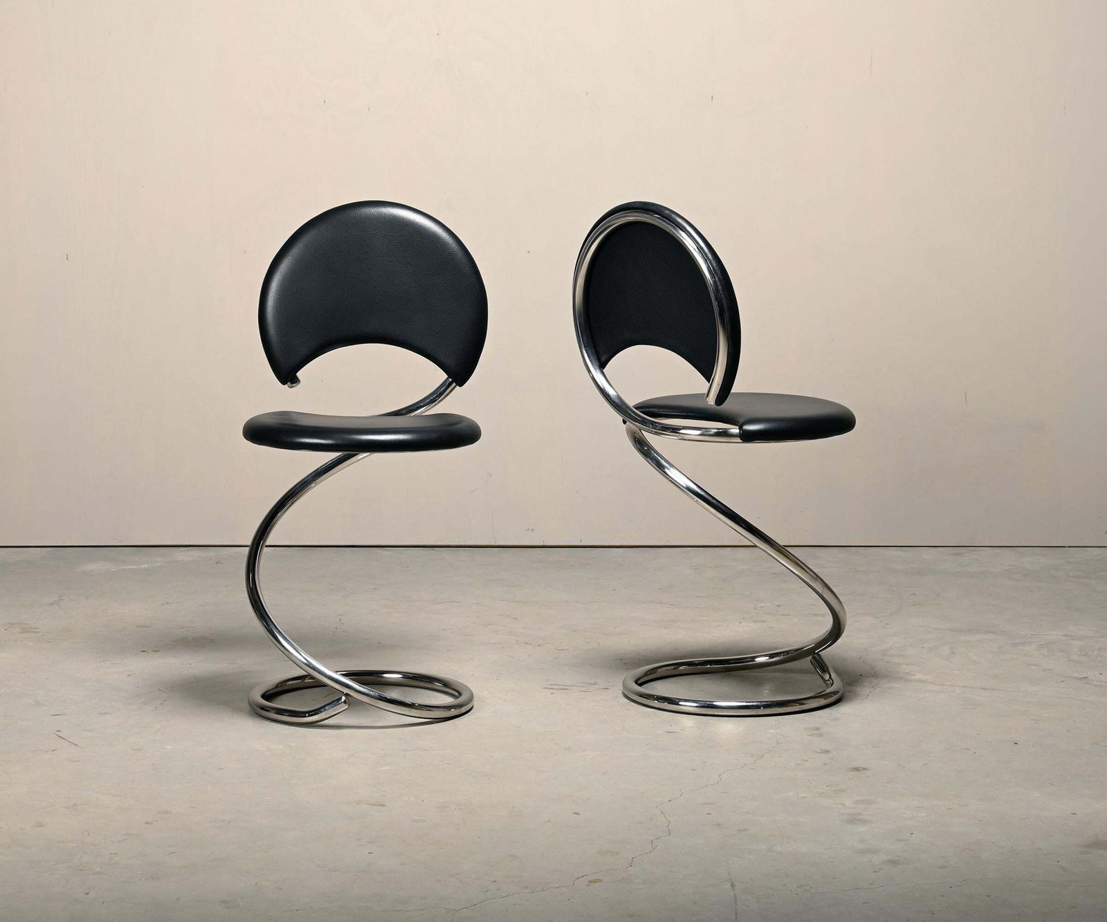 Poul Henningsen Snake Chairs, Model Ph 501 In Chrome And Full Black Leather photo vinterior