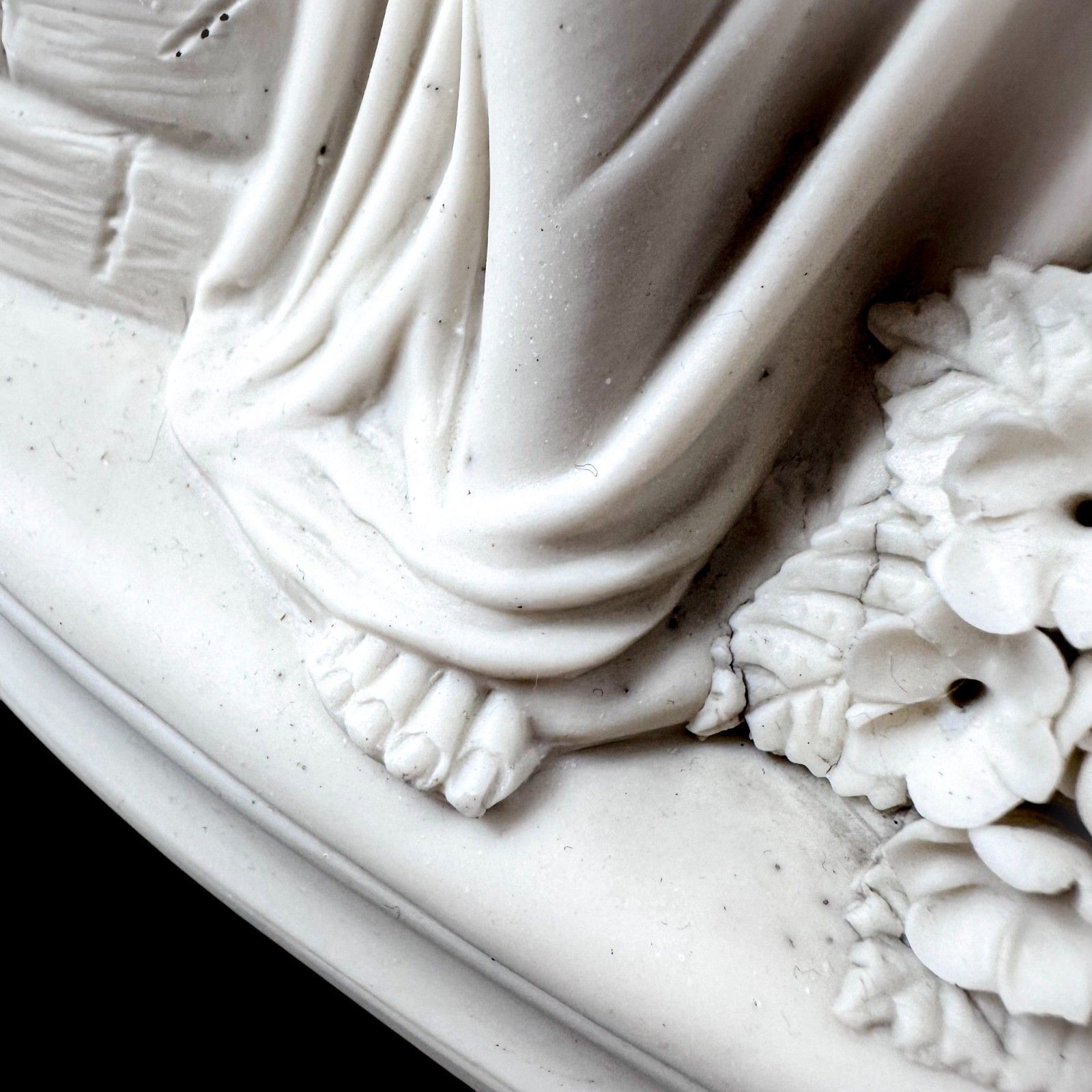 photo vinterior Antique Victorian Parian Ware Porcelain Neoclassical Figure, Late 19th Century