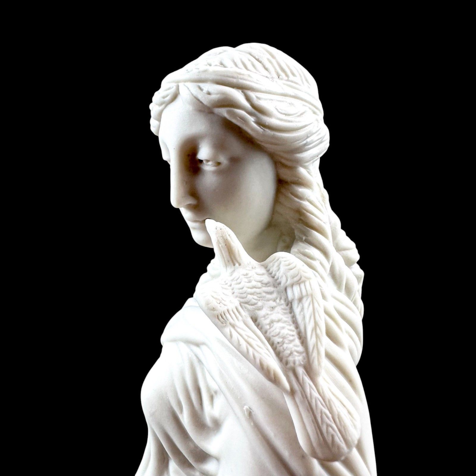 photo vintage Antique Victorian Parian Ware Porcelain Neoclassical Figure, Late 19th Century