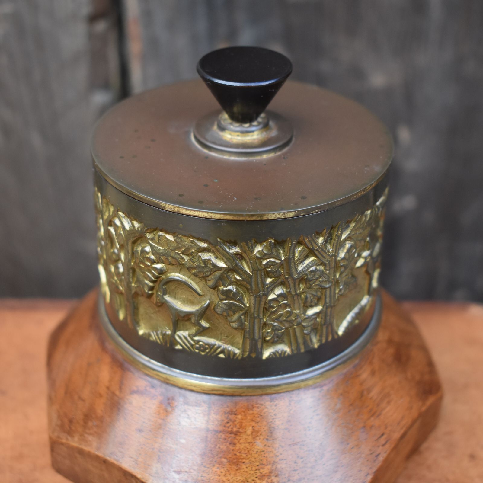 Antique Hermann Haller (1880 1950) Swiss Brass Repousse Wooden Lidded Pot photo vinterior