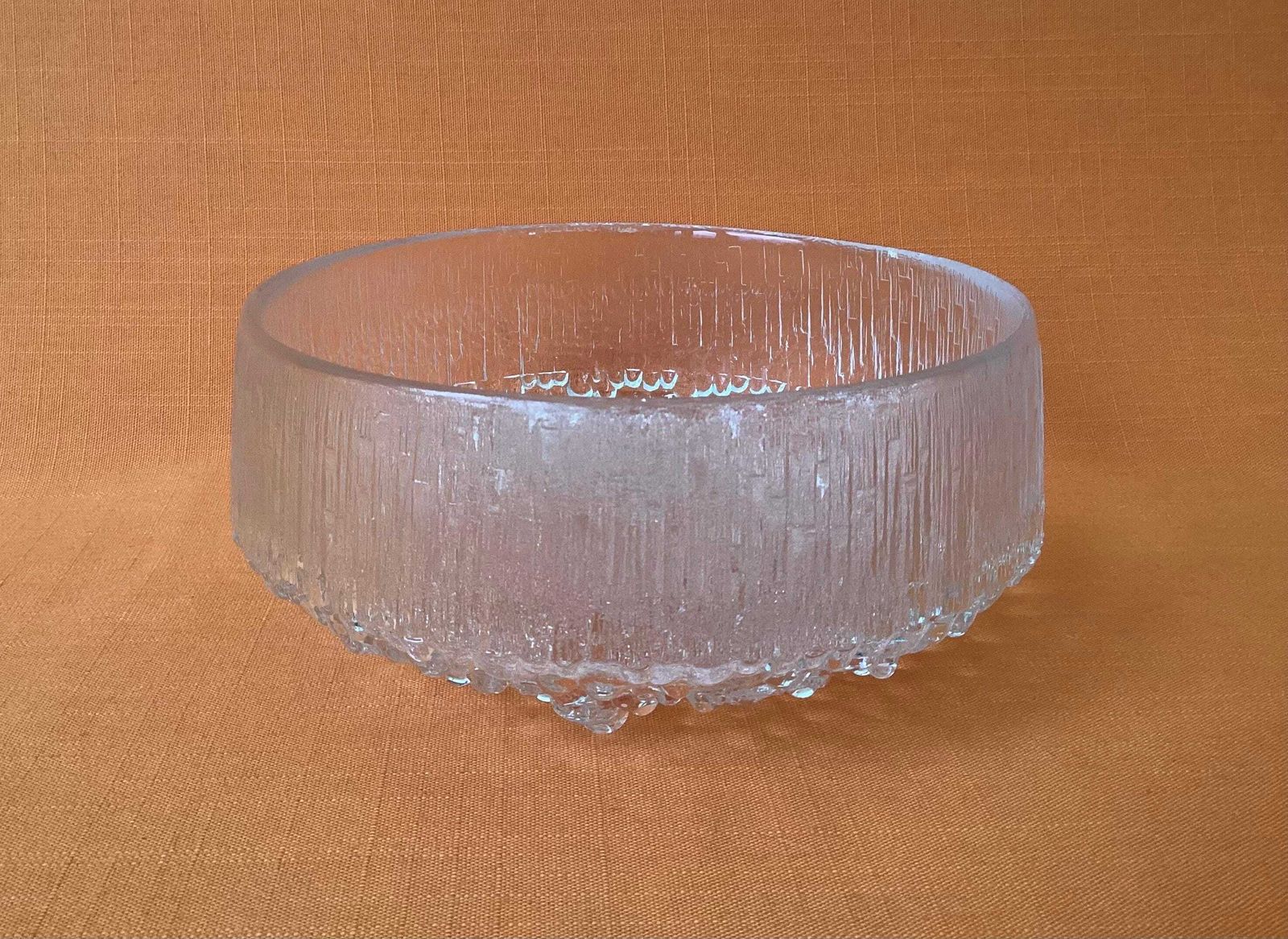 photo vinterior 1960s Scandinavian Textured Glass Bowl, Ultima Thule Collection By Tapio Wirkkala