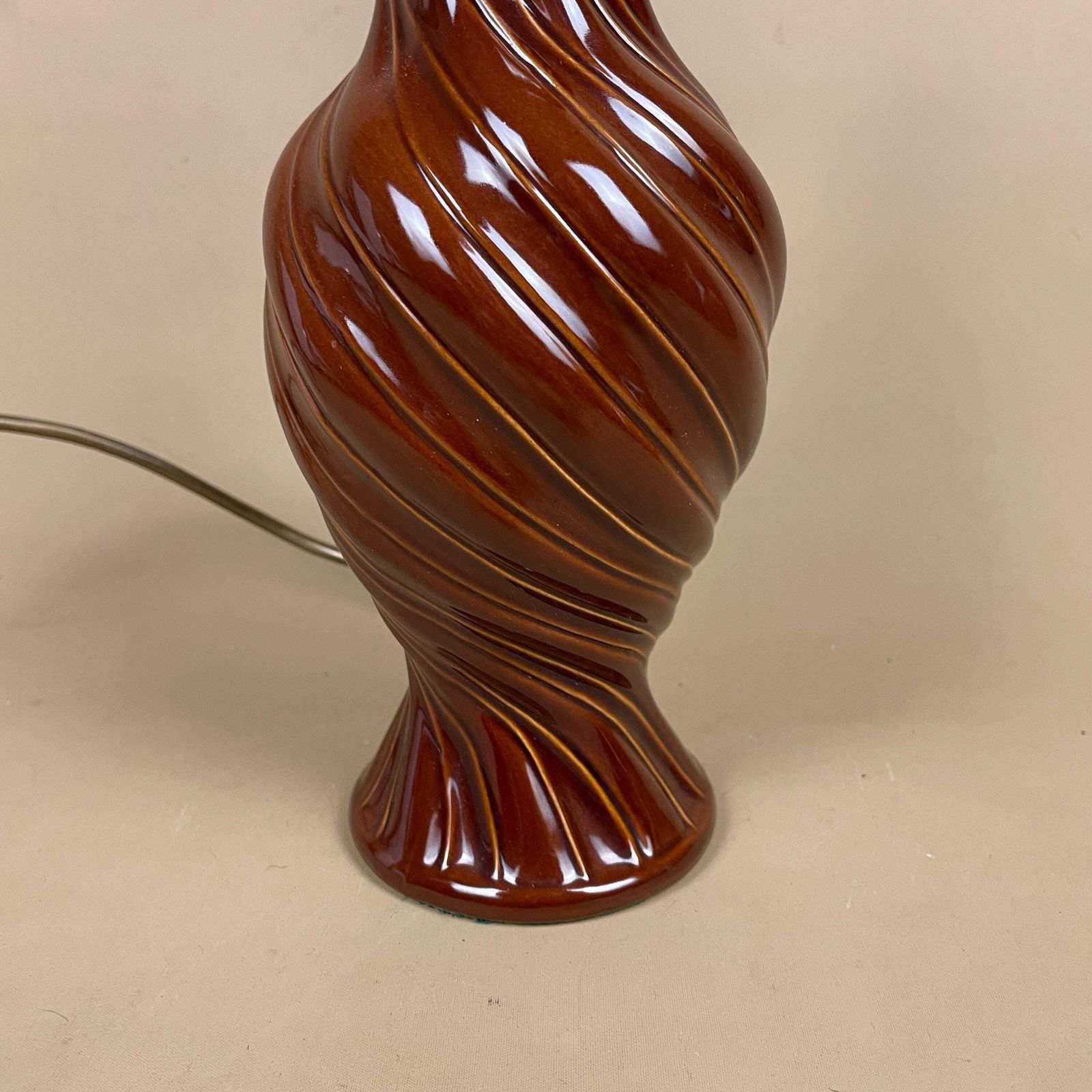 Ceramic Table Lamp Light Brown Twisted Swirl Design Round Retro Glaze Finish C.1970's Porcelain Bedside Baluster Vase Antique Vintage photo 79.0