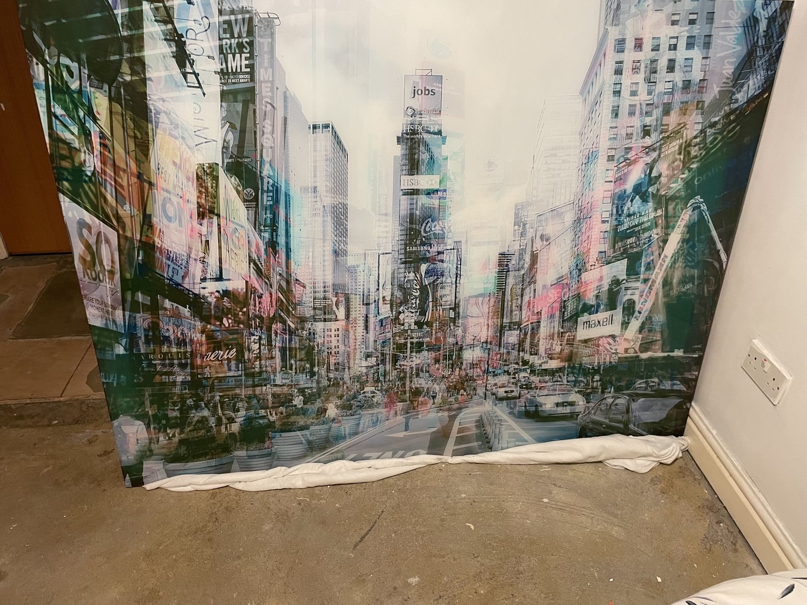 Large Contemporary Glass Wall Artwork – Abstract New York City photo vintage