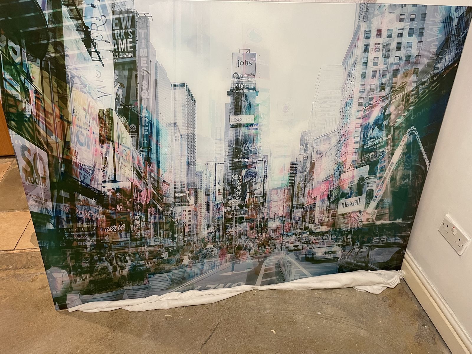 350.0 Large Contemporary Glass Wall Artwork – Abstract New York City photo
