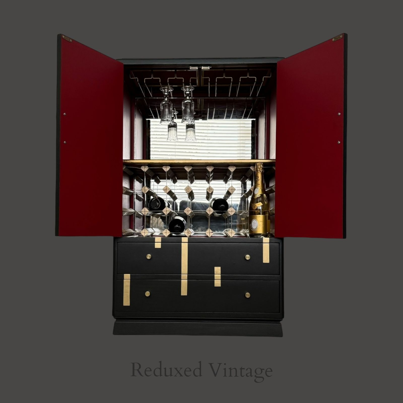 Wine Bar, Art Deco, Black And Gold, Gold Leaf, Geometric Design photo vinterior