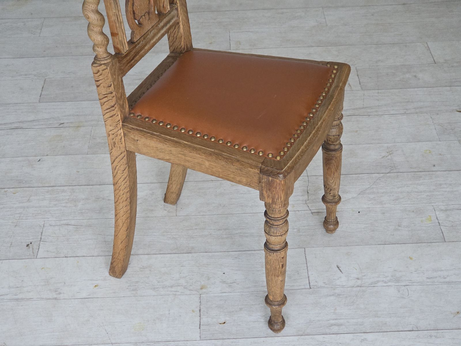 1930s, Set Of 4 Danish Dining Chairs, Carved Oak Wood, Furniture Leather. photo vintage