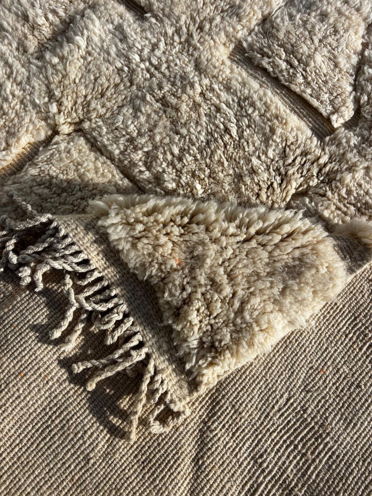 Moroccan White Berber Rug 220x300 Cm   Authentic Handwoven Wool Carpet, Checkered Berber Rug   Beni Ourain Rug   Handmade Rug photo vinterior