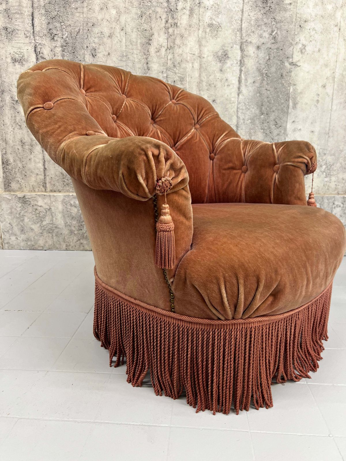 photo furniture Pair Of Mid Century Pink Velvet Button Armchairs To Reupholster