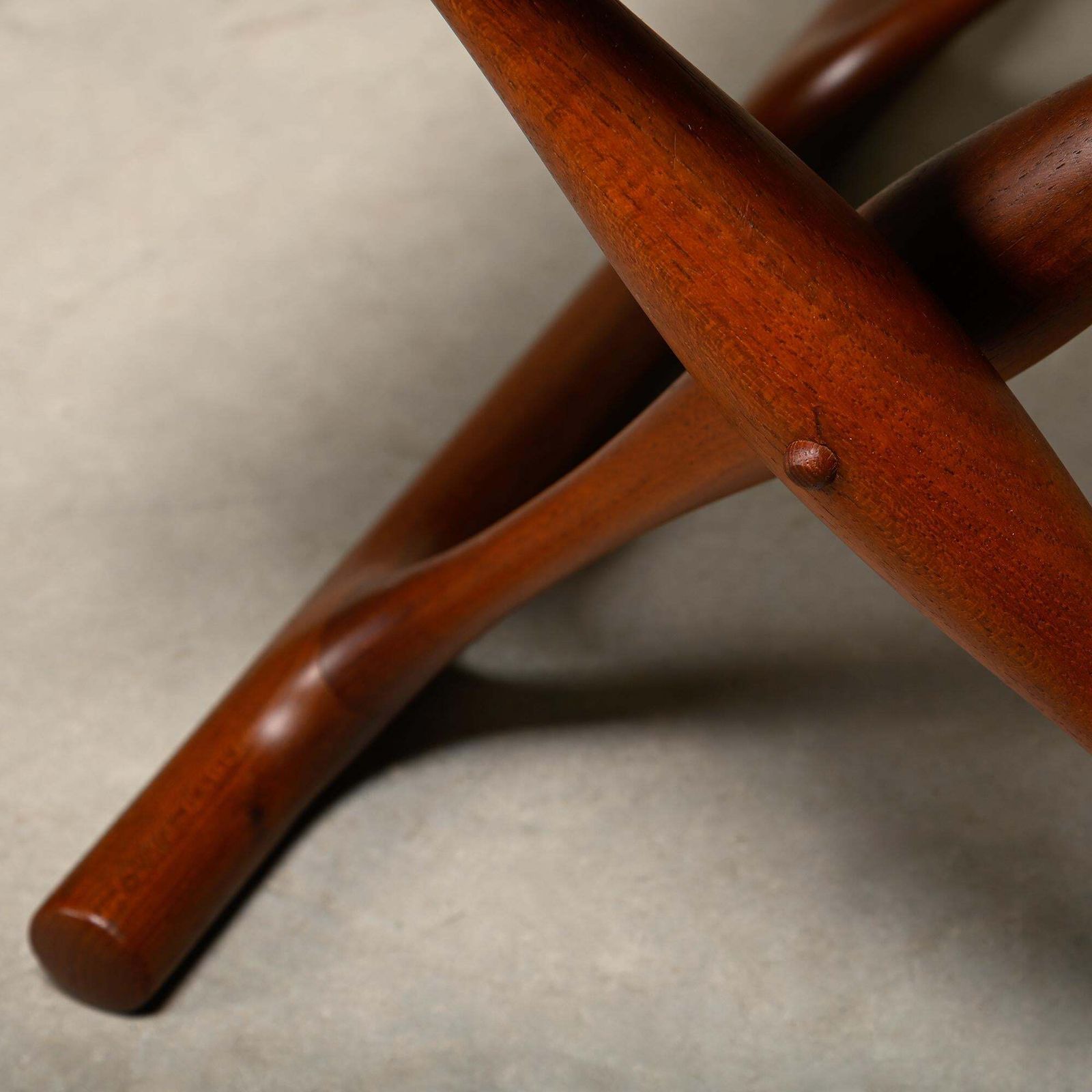 photo vinterior Poul Hundevad Ph43 Guldhøj Stool In Teak And Brown Leather Denmark 1960s