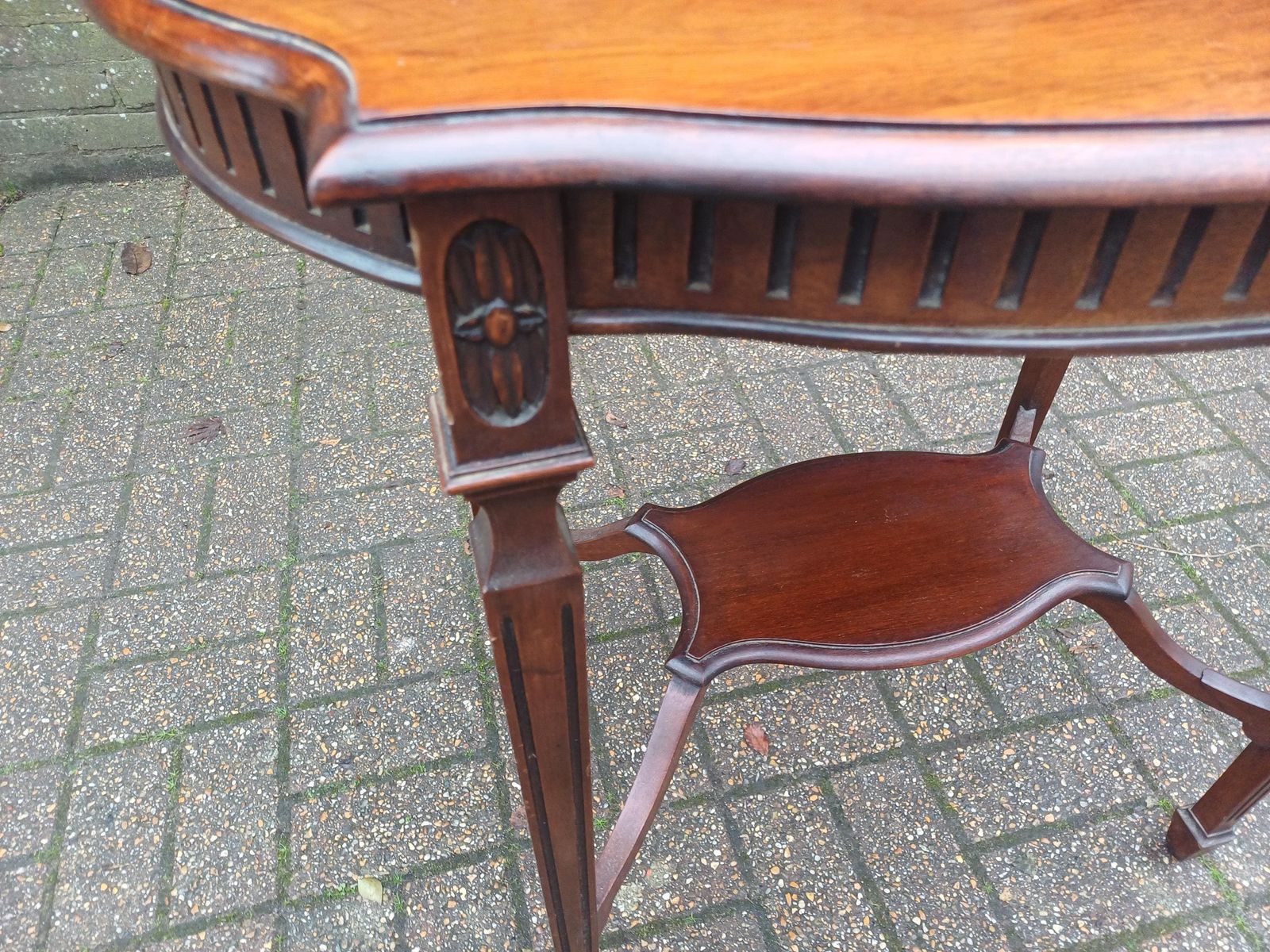Fine Mahogany Side Table Console Elegant Shaped Top Lower Tier Shelf Antique Style Hall Lamp Table Vintage Carved Detail photo furniture