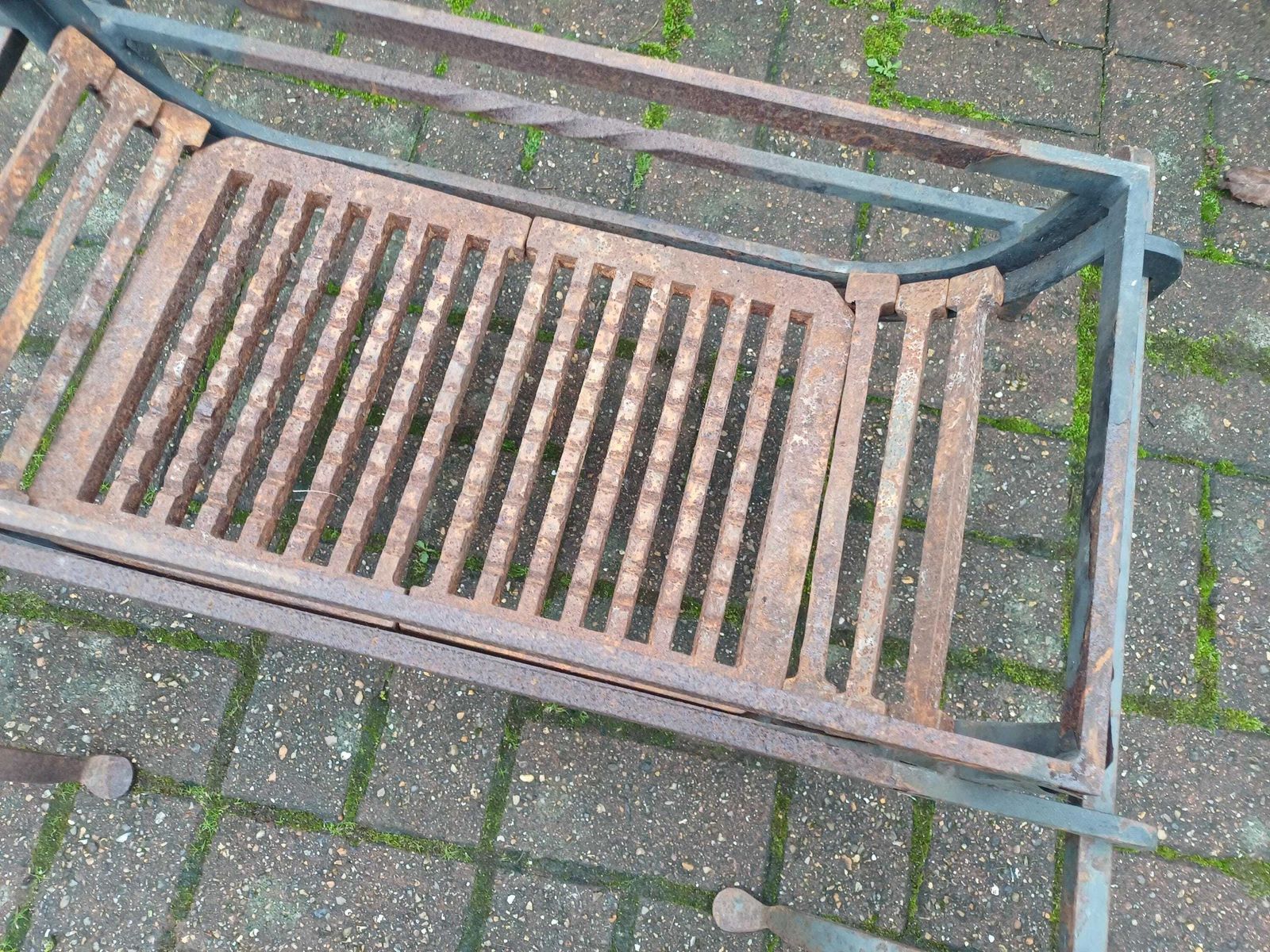 photo vintage Mid Century Cast Iron Fire Basket & Adjustable Fire Dogs Vintage Fireplace Grate Rustic Hearth Log Coal Basket Set