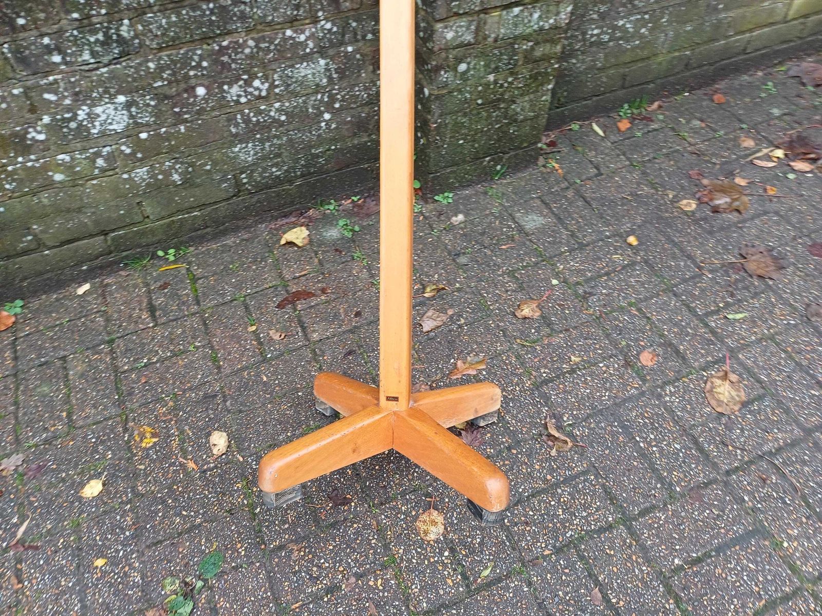 photo vinterior Vintage 1960s Abbess Solid Wood Coat Stand With Eight Hooks And Black Feet Smart Mid Century Piece For Hallway Or Bedroom