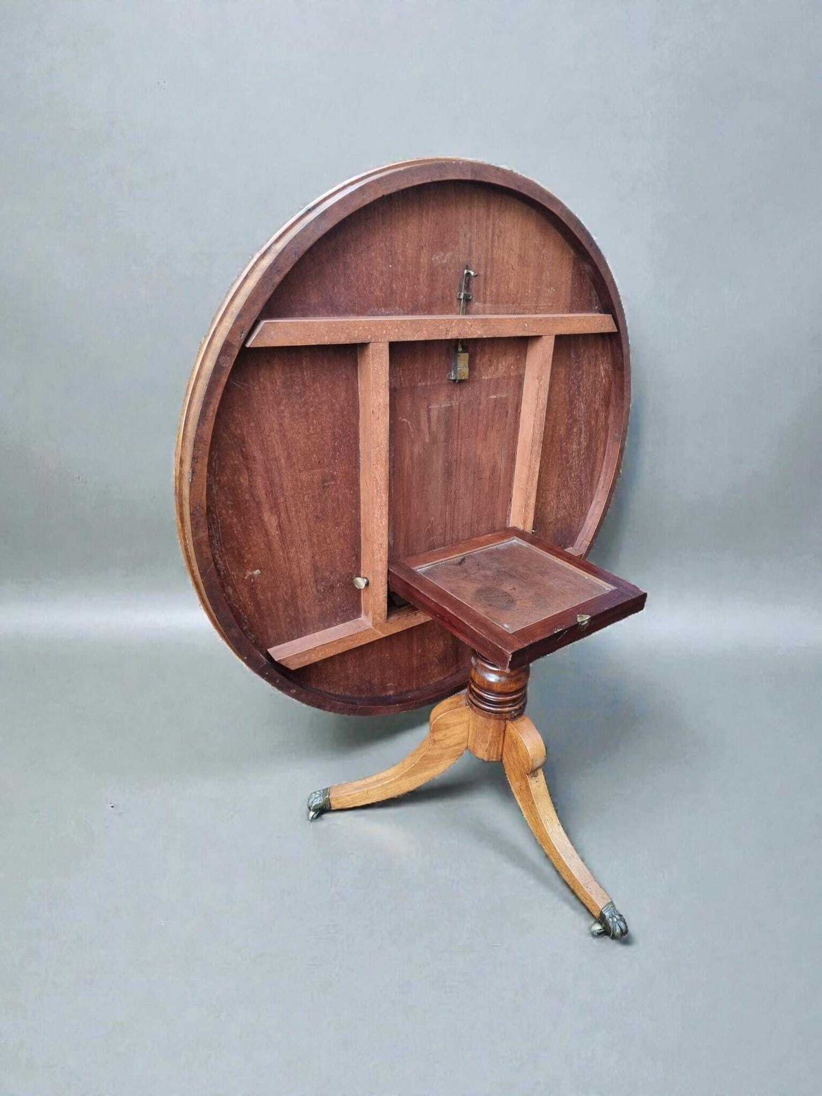 Antique Edwardian Tilt Top Pedestal Table / C.1905 / Lion Paw Brass Castors photo 496.0
