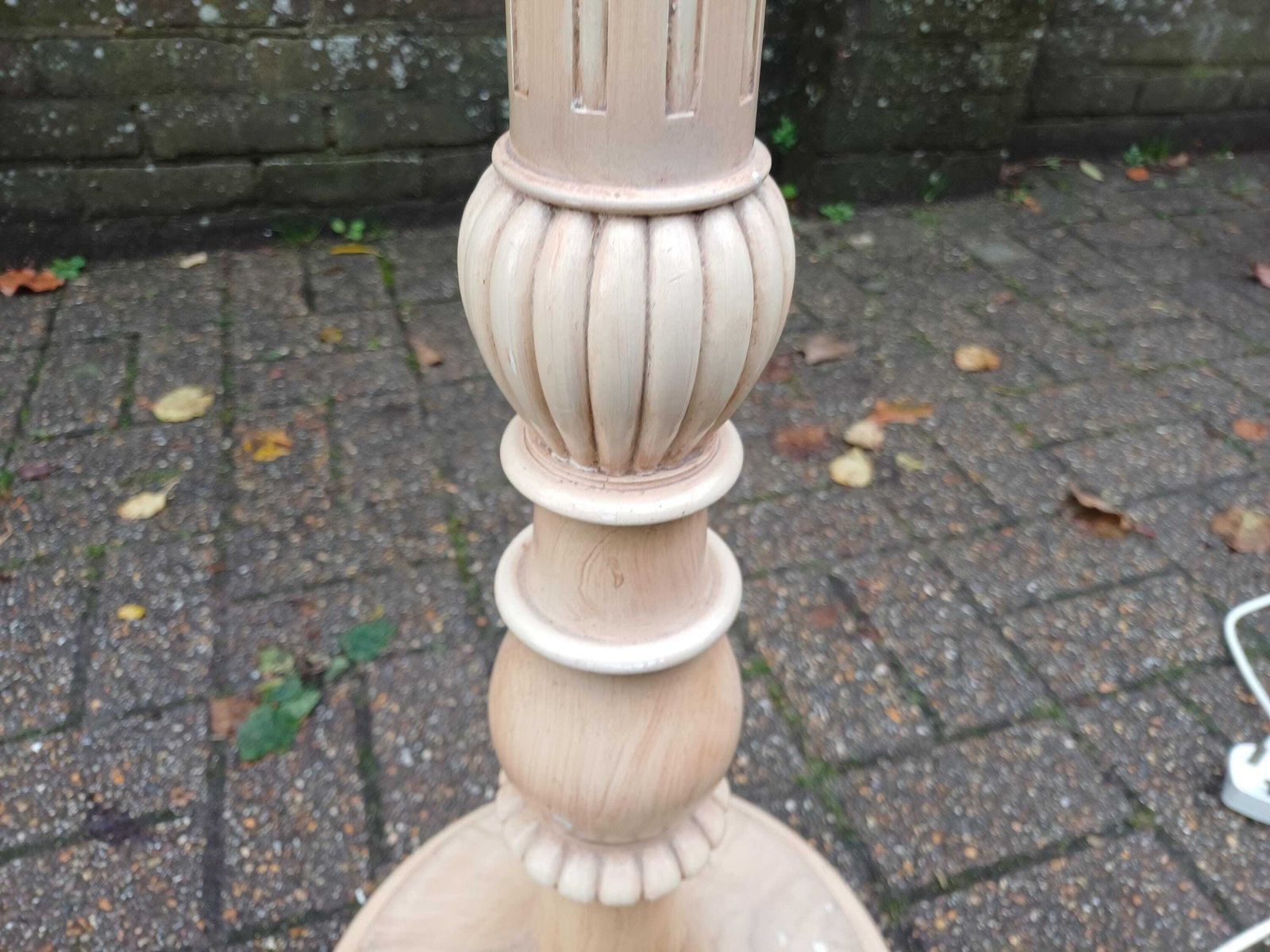 photo vinterior Vintage Turned Standard Lamp 1960s Cream Peach Wood Floor Lamp With Original Empire Shade Neoclassical Lighting
