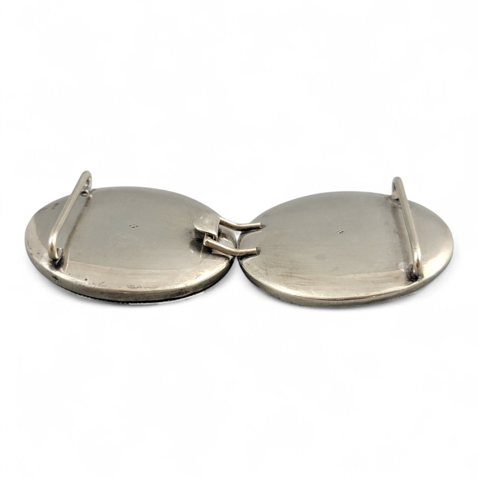 Atique Japanese Kyō Satsuma Silver Art Buckle, Kyoto C.1890–1915, Fine Quality photo vinterior
