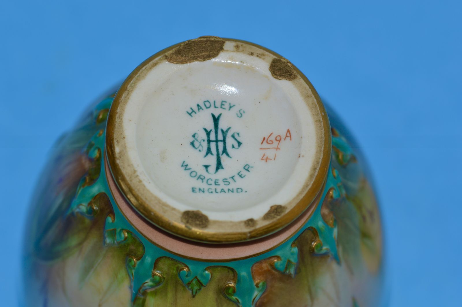 photo furniture Late 19th Century Hadley Worcester Vase And Cover Painted With Yellow