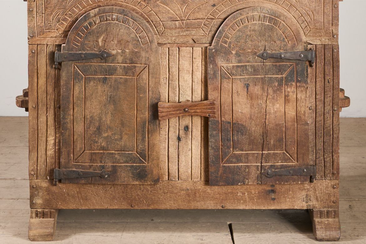 18th Century Spanish Pyrenean Folk Art Cupboard photo Furniture