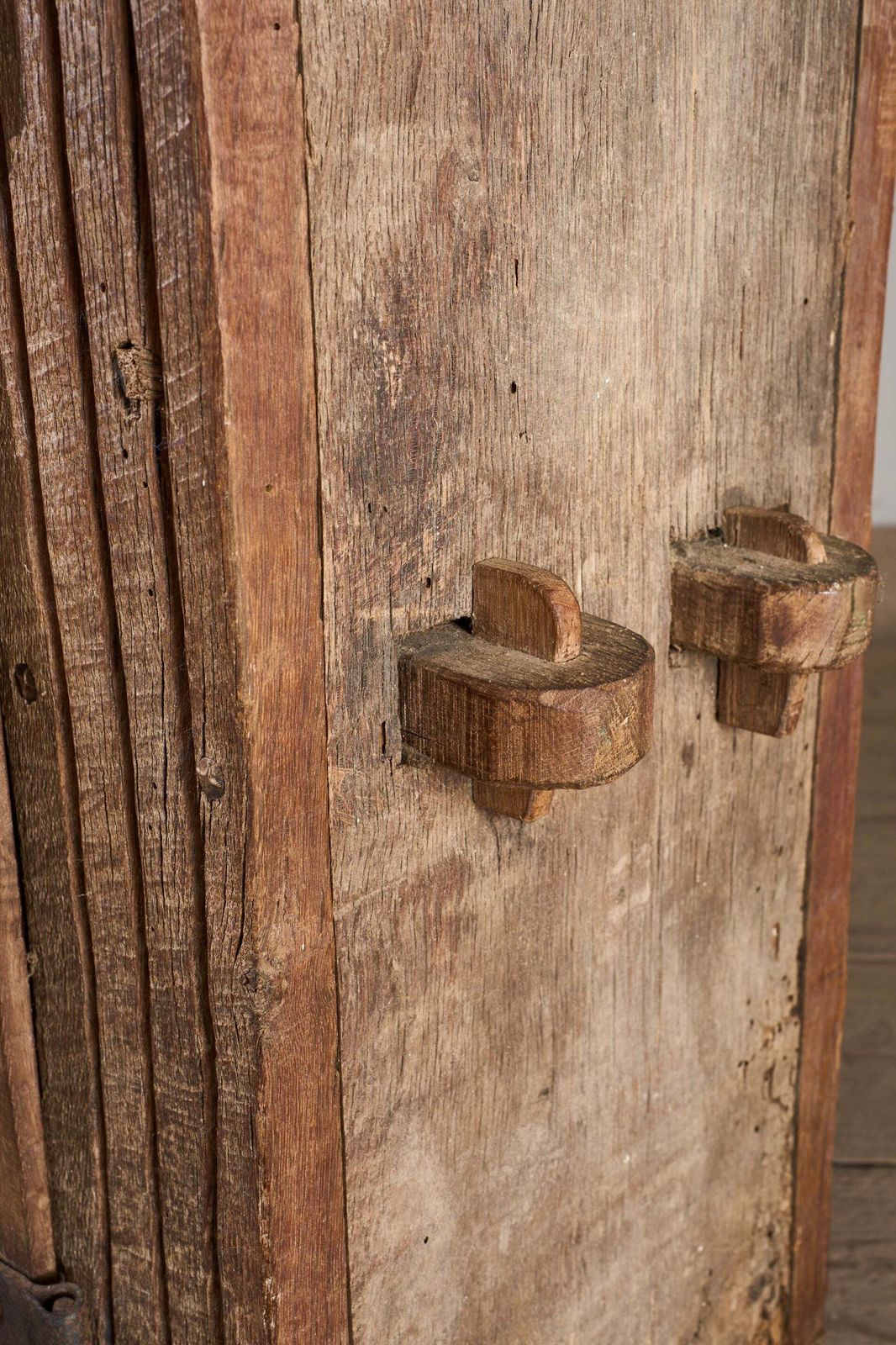 photo vintage 18th Century Spanish Pyrenean Folk Art Cupboard