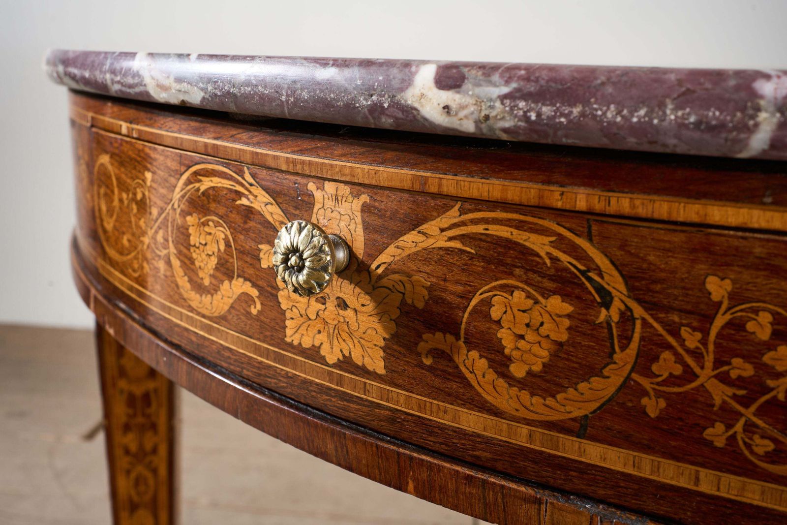 4480.0 Large 19th Century Inlaid Italian Circular Table With Purple Marble photo