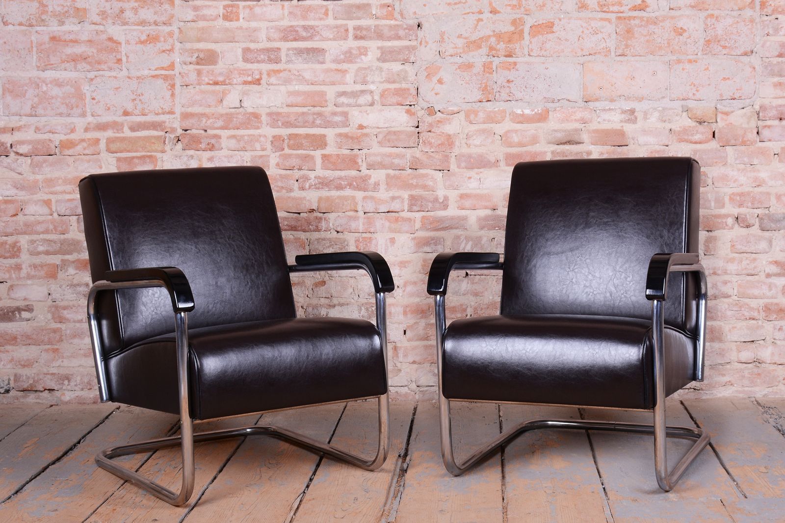 Furniture Restored Bauhaus Armchair, By Hynek Gottwald, Chrome, Leather, Czech, 1930s photo