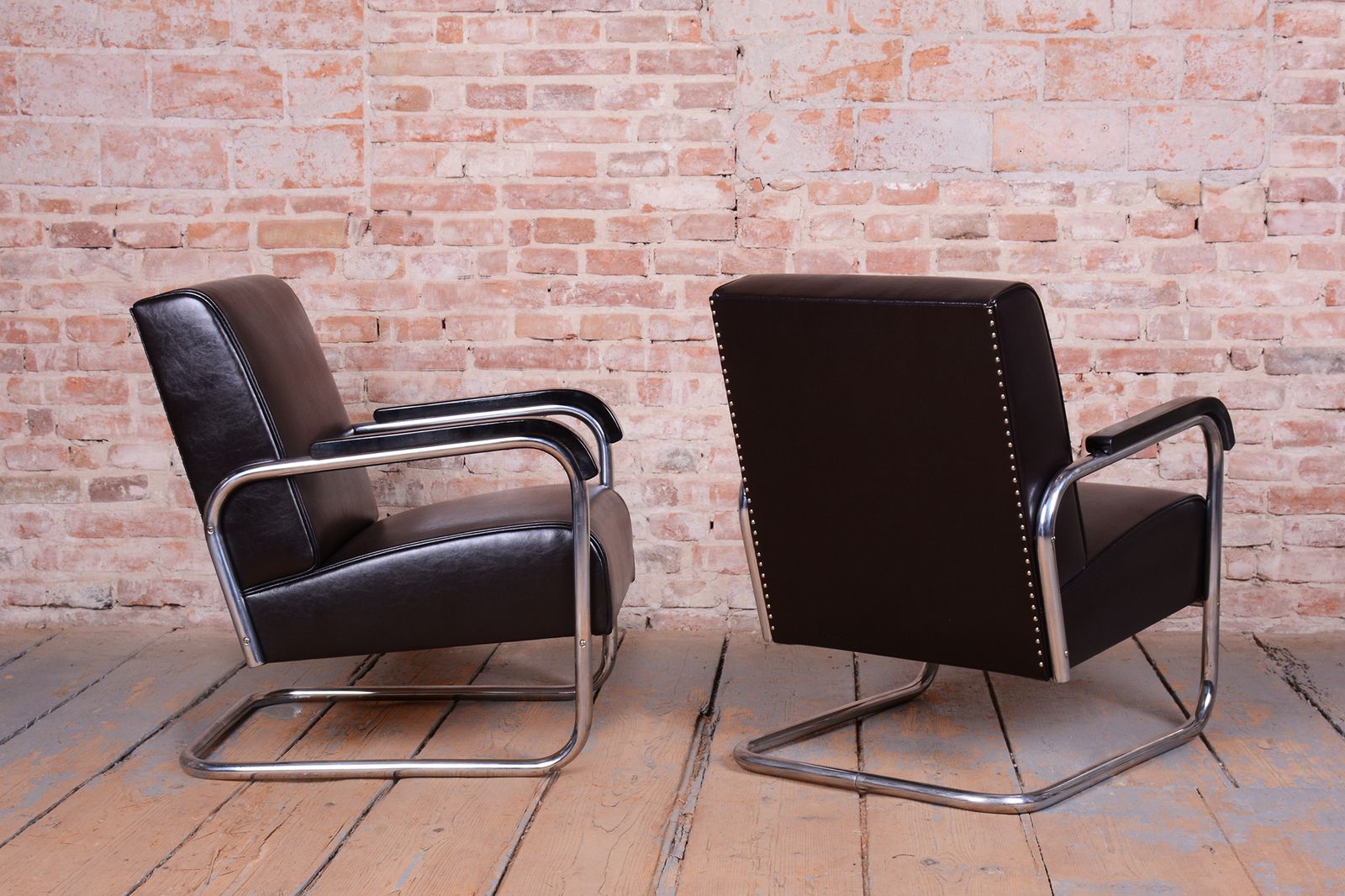 Pair Of Restored Bauhaus Armchairs, By Hynek Gottwald, Leather, Czech, 1930s photo vinterior