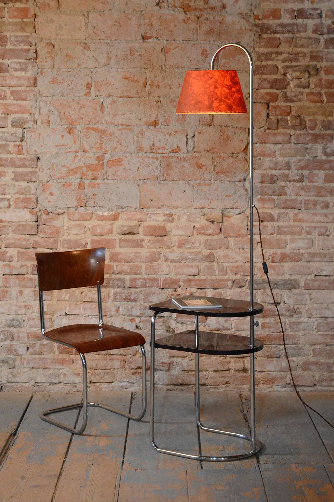 photo vintage Restored Bauhaus Floor Lamp, By Thonet, Chrome, Oak, Chrome, Czech, 1930s