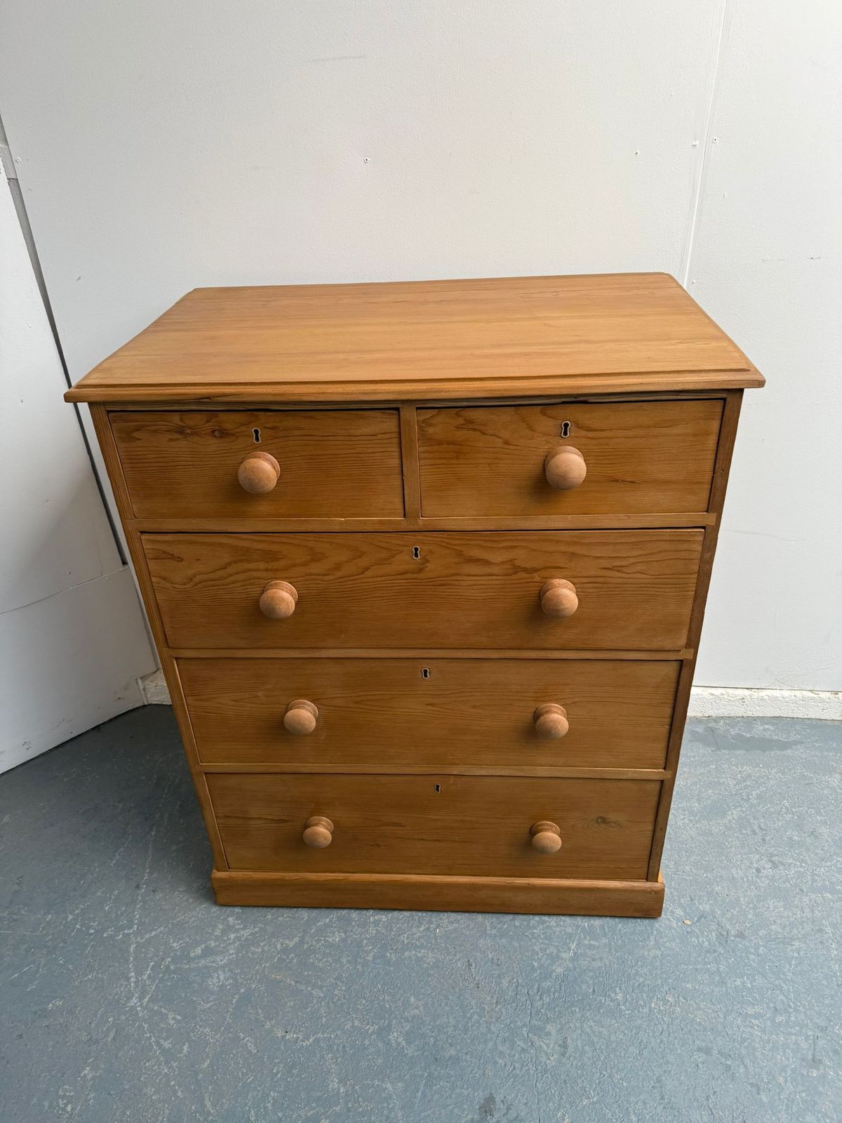 A Mint Clean Pine Victorian Waxed 5 Drawer Chest Of Drawers photo 695.0