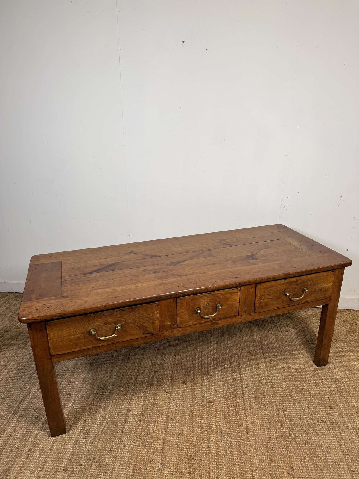 photo vinterior Cherrywood And Ash 3 Drawer Dresser Base / Server