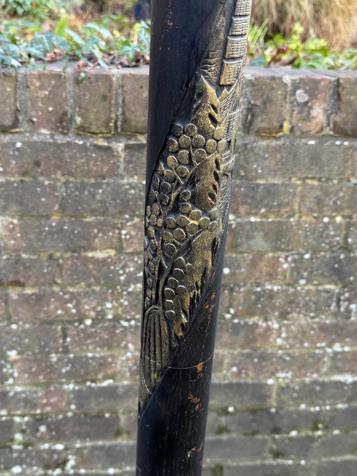 photo furniture Oriental Hand Carved Hardwood Floor Lamp With Pagoda Motifs And Ebonised Finish, Oriental Standard Lamp Gold And Black