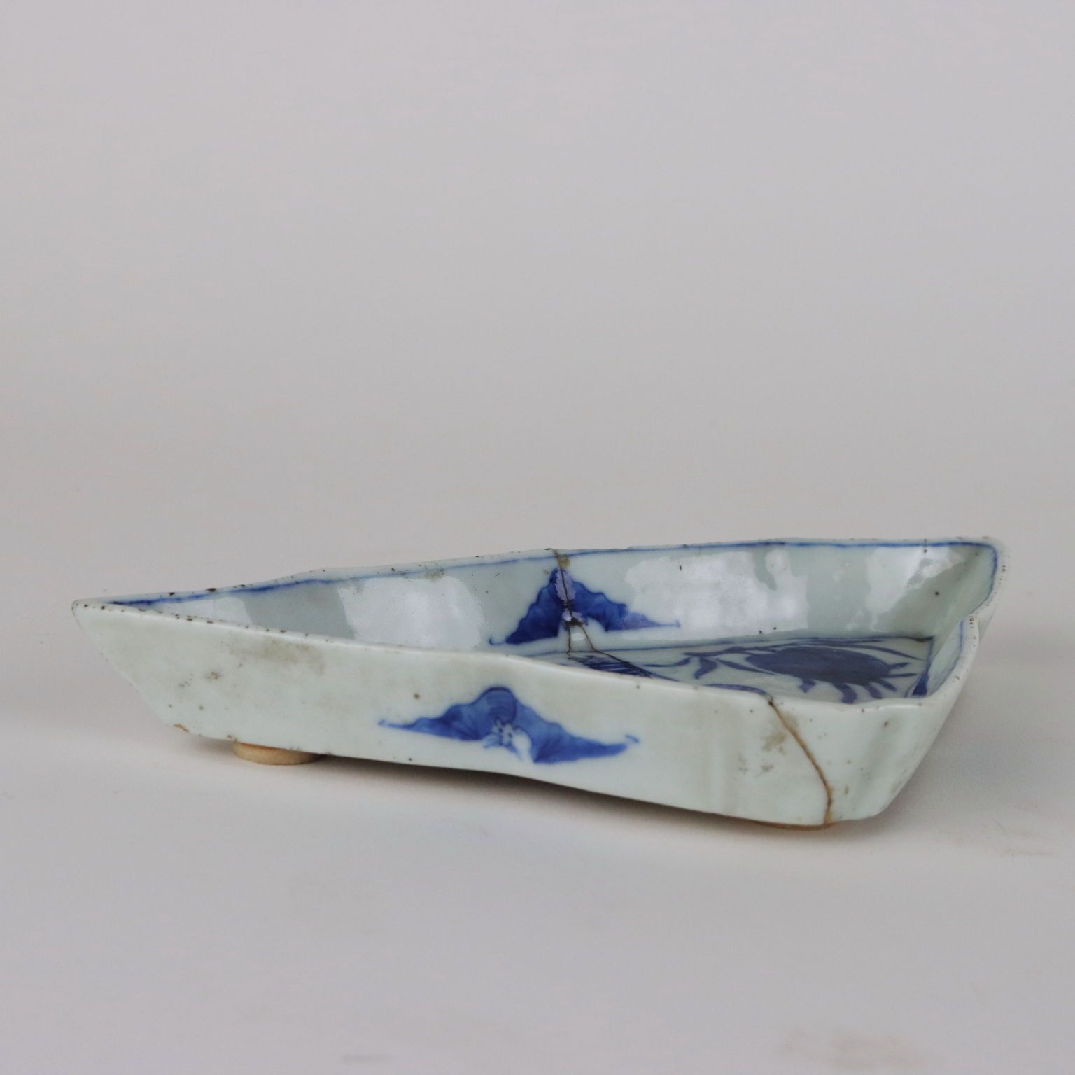 photo furniture Small Chinese Plate Ko Sometsuke Chongzehn Era 1628 1644