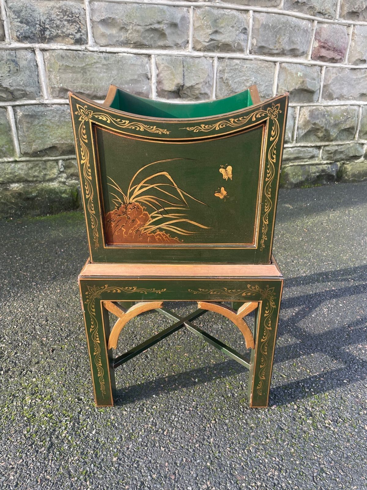 photo furniture Decorative Green Lacquered Chinoiserie Plant Stand