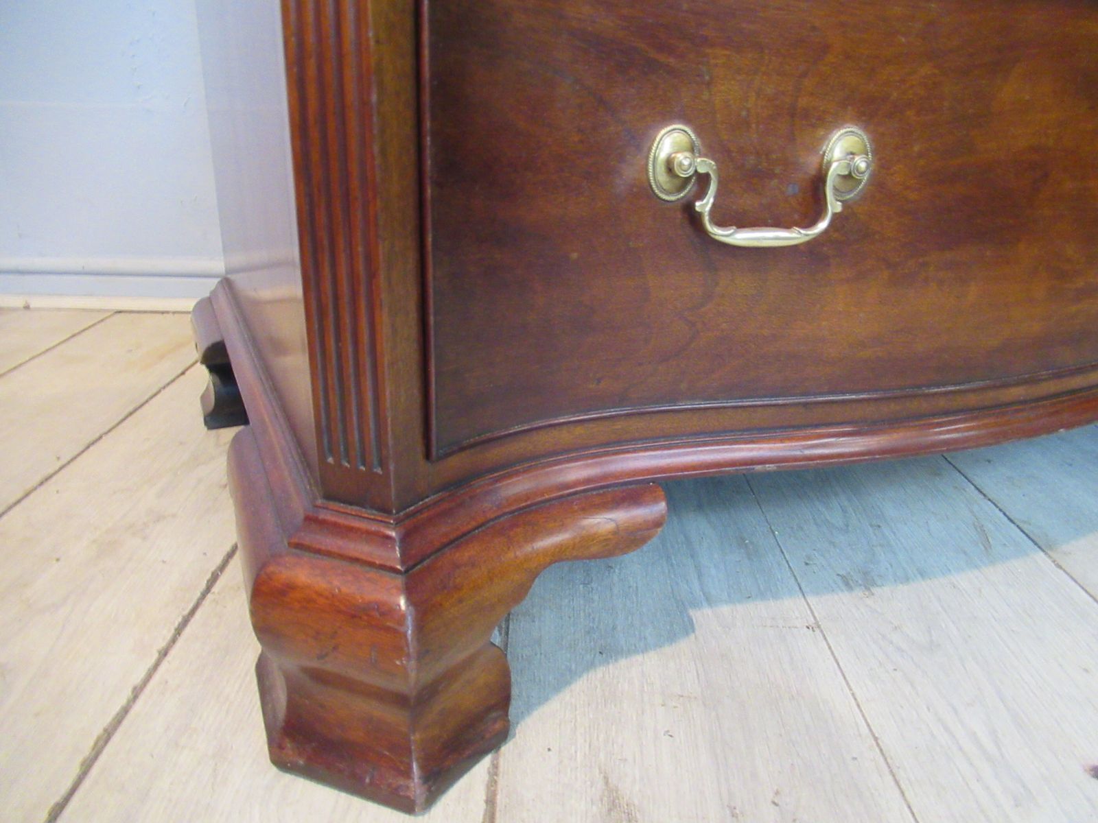 Georgian Style Mahogany   Serpentine Shaped  Chest Of Drawers photo vintage