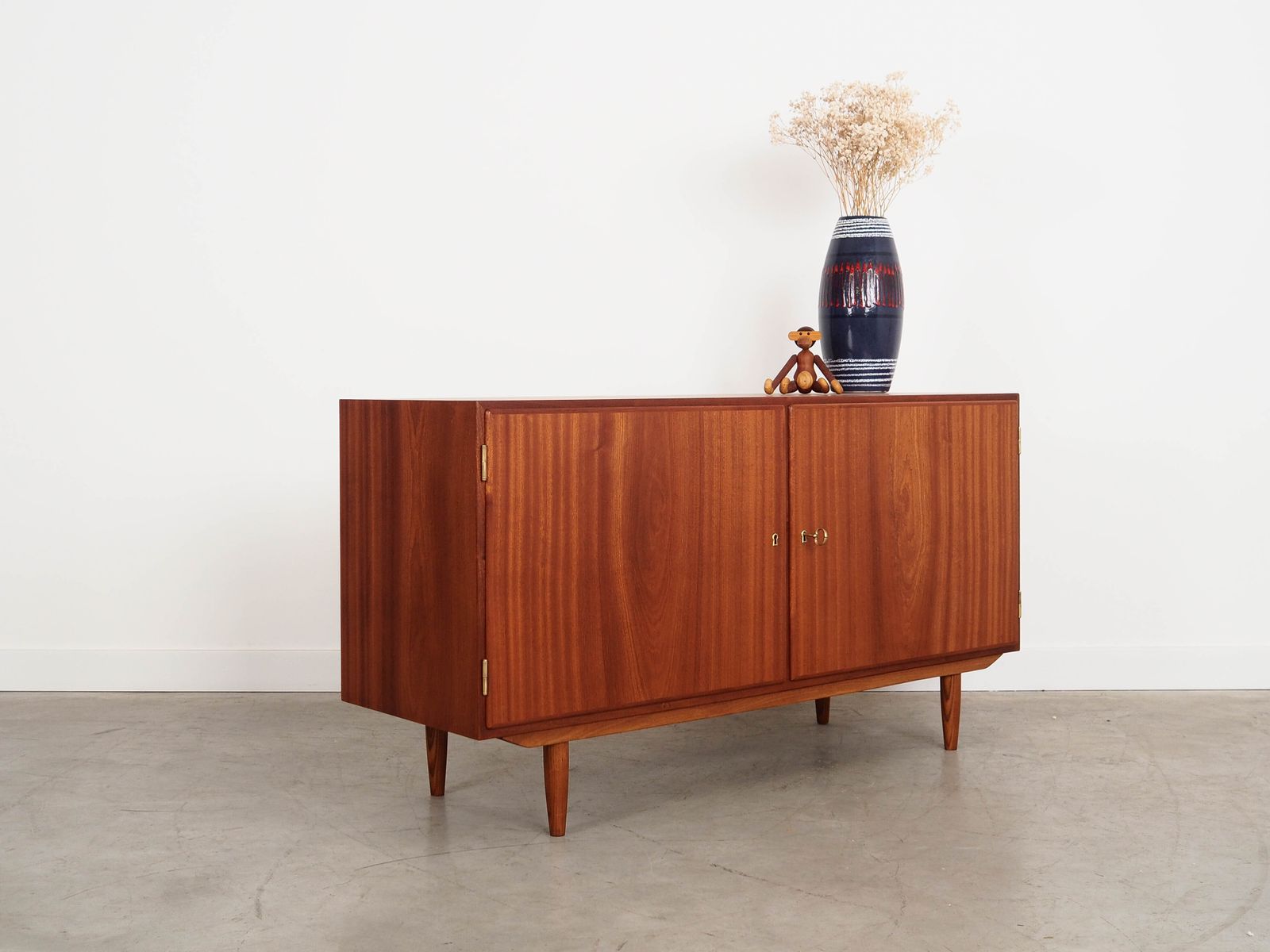 Mahogany Cabinet, Danish Design, 1970s, Designer: Carlo Jensen, Manufacturer: Hundevad photo 1649.0
