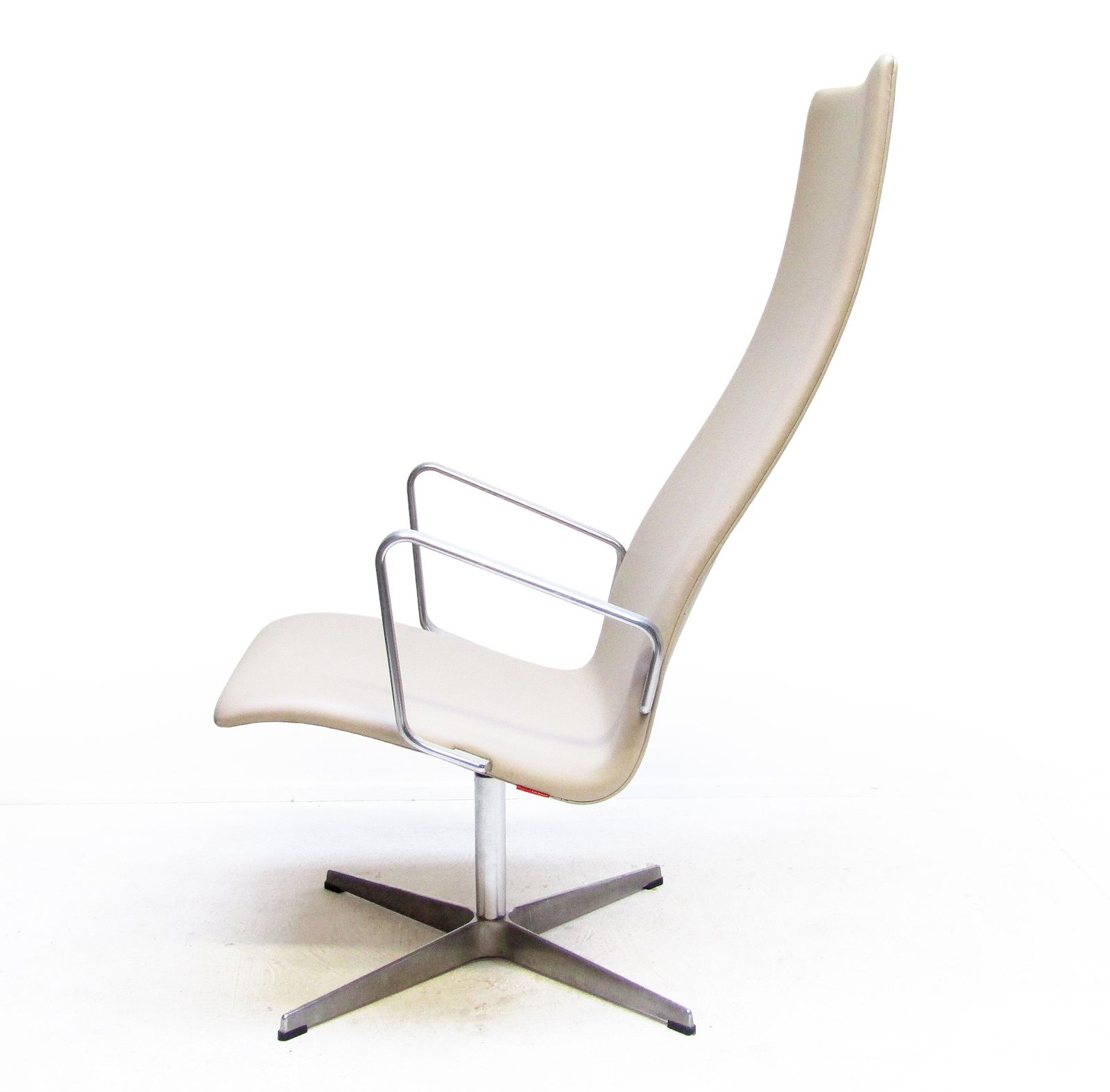 Rare Danish Oxford Lounge Chair In Leather By Arne Jacobsen For Fritz Hansen photo 1500.0