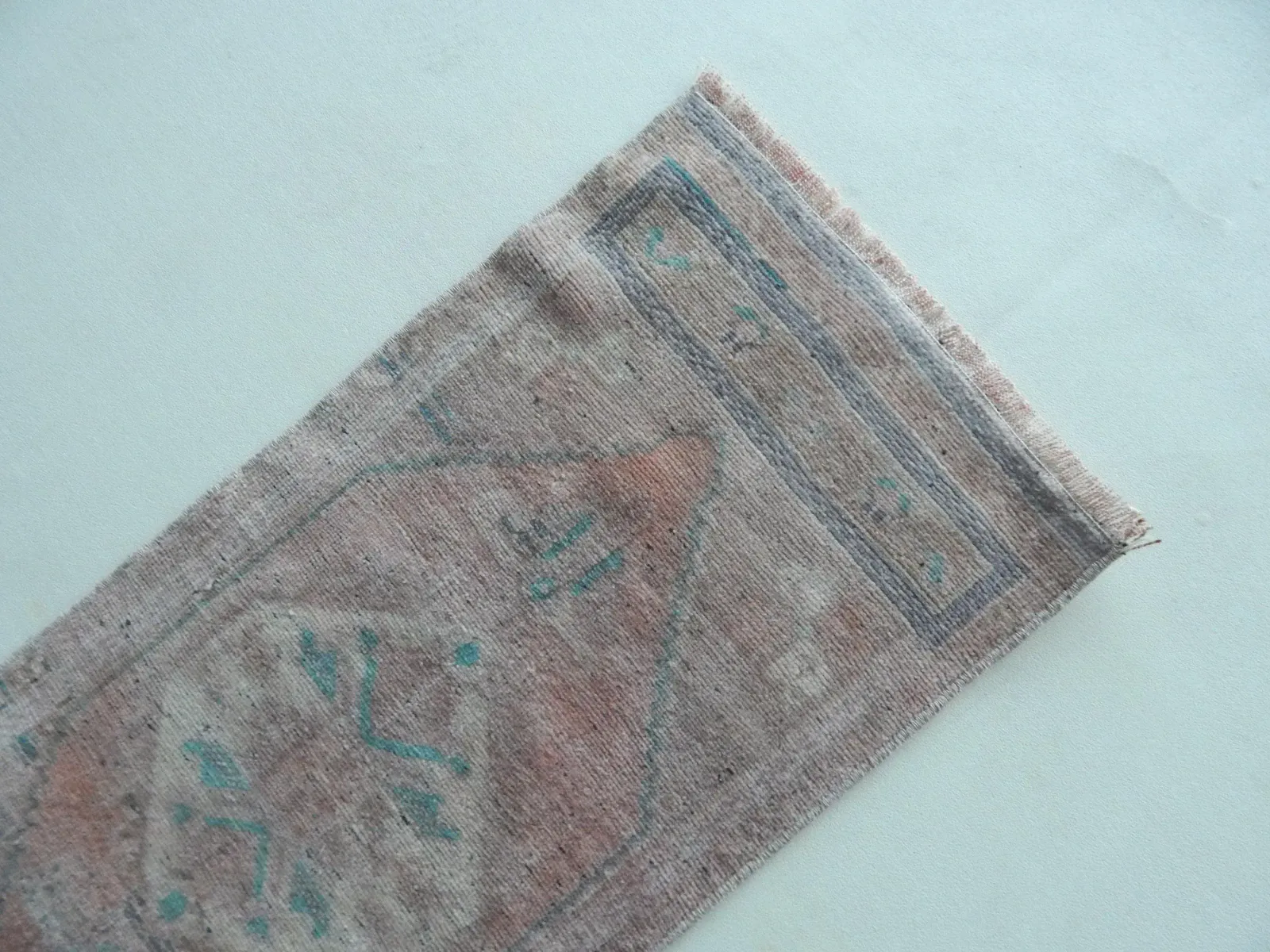 Front Of Kitchen Sink Rug Hand Made Faded Mini Rug 1'5" X 3'3" photo 400.0