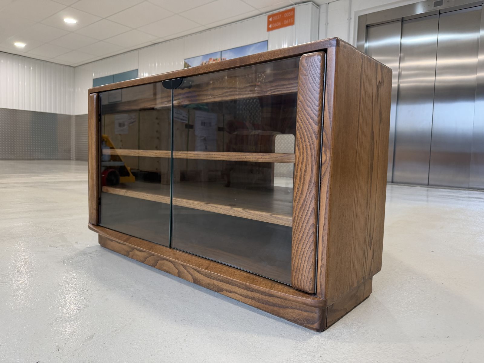 Stunning Ercol Windsor Corner Tv Unit / Stand / Cabinet  – Pristine Condition, Rrp £1,800 photo furniture