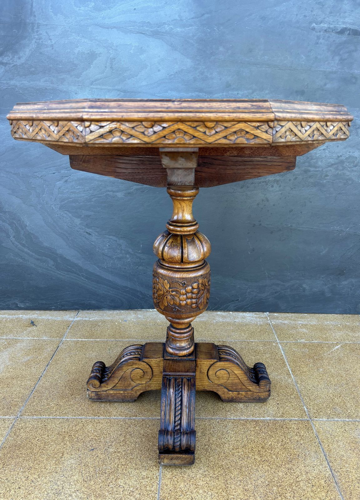 Renaissance Revival Carved Octagonal Pedestal Table, Early 20th Century photo vinterior