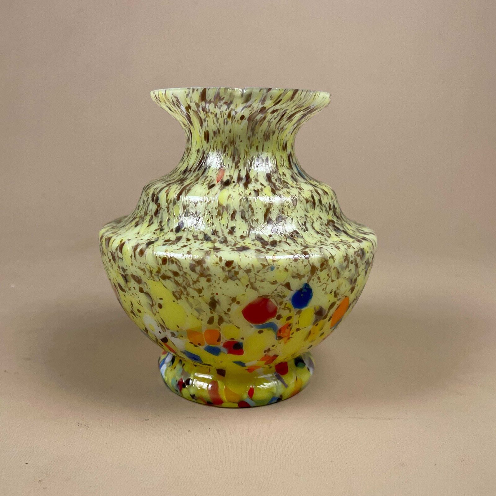 Art Glass Vase Hand Blown Confetti Spatter Mid Century Decorative Vase Czech Bohemian Yellow Round Display Ornament photo furniture