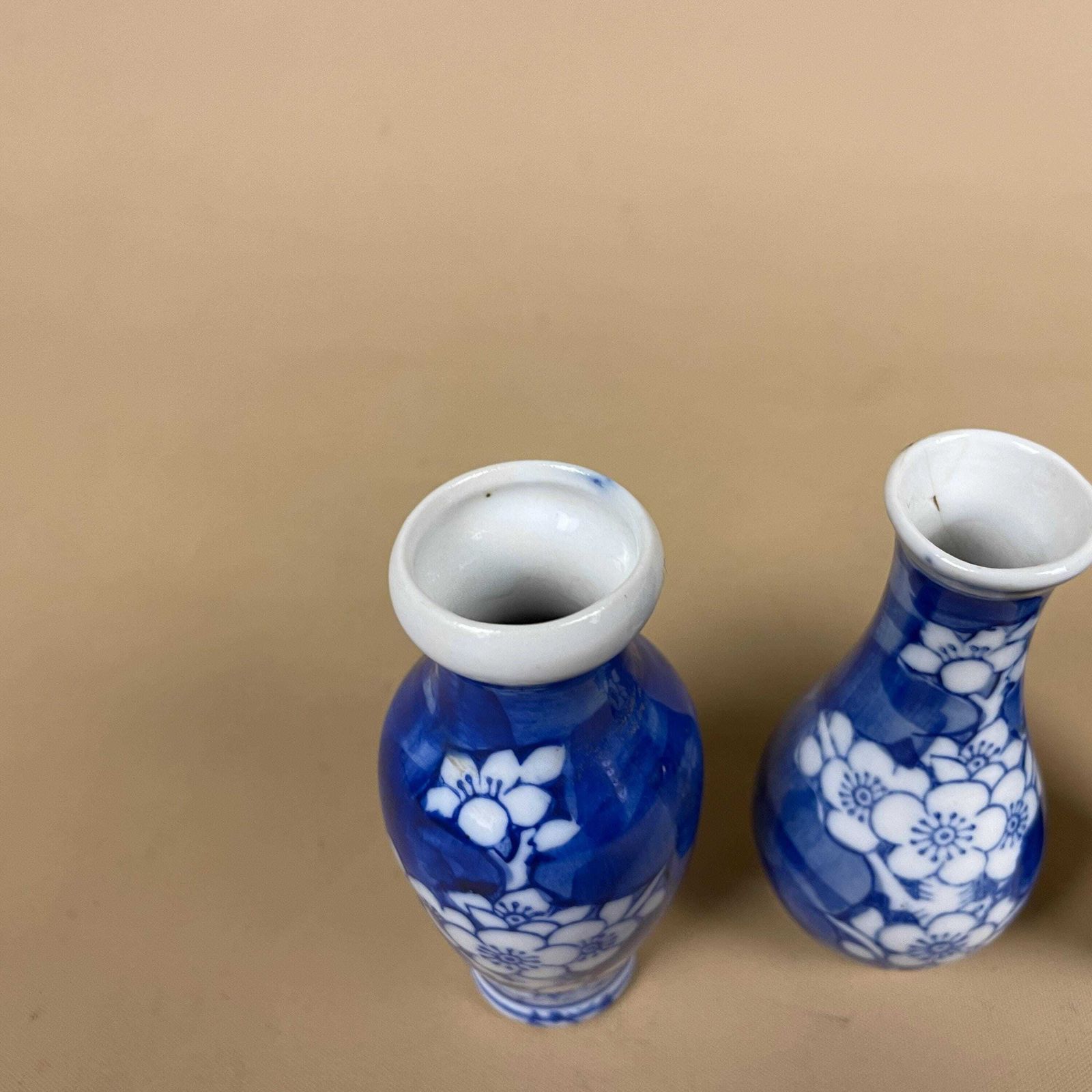 Set Of 3 Miniature Oriental Chinese Ceramic Porcelain Hand Painted Vase Small Floral Decorative Pot Antique Asian Flower Blue White Prunus photo vinterior