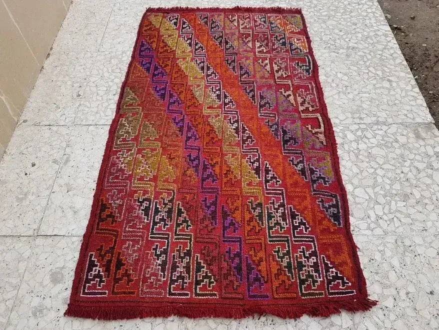 1970s Vintage Embroidered Turkish Rug   1′9″ × 3′1″ photo vinterior