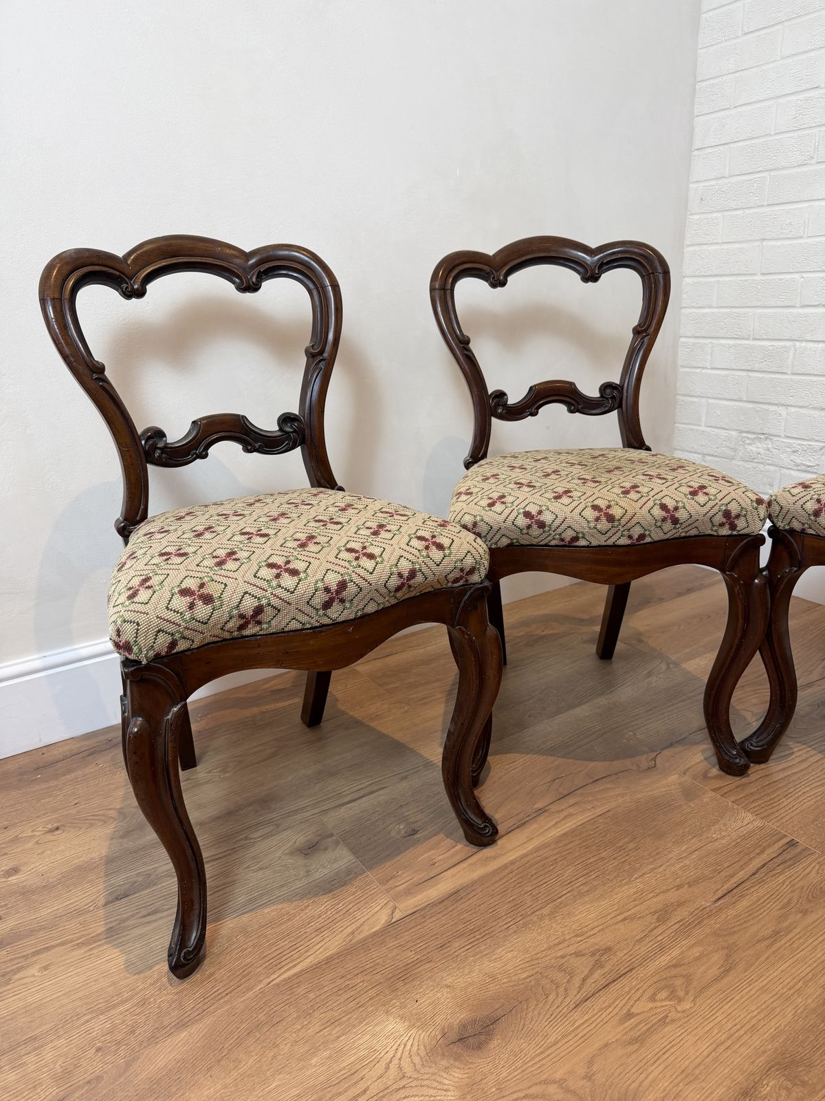 Late 19th – Early 20th Century Set Of 4 Balloon Back Chairs photo vinterior